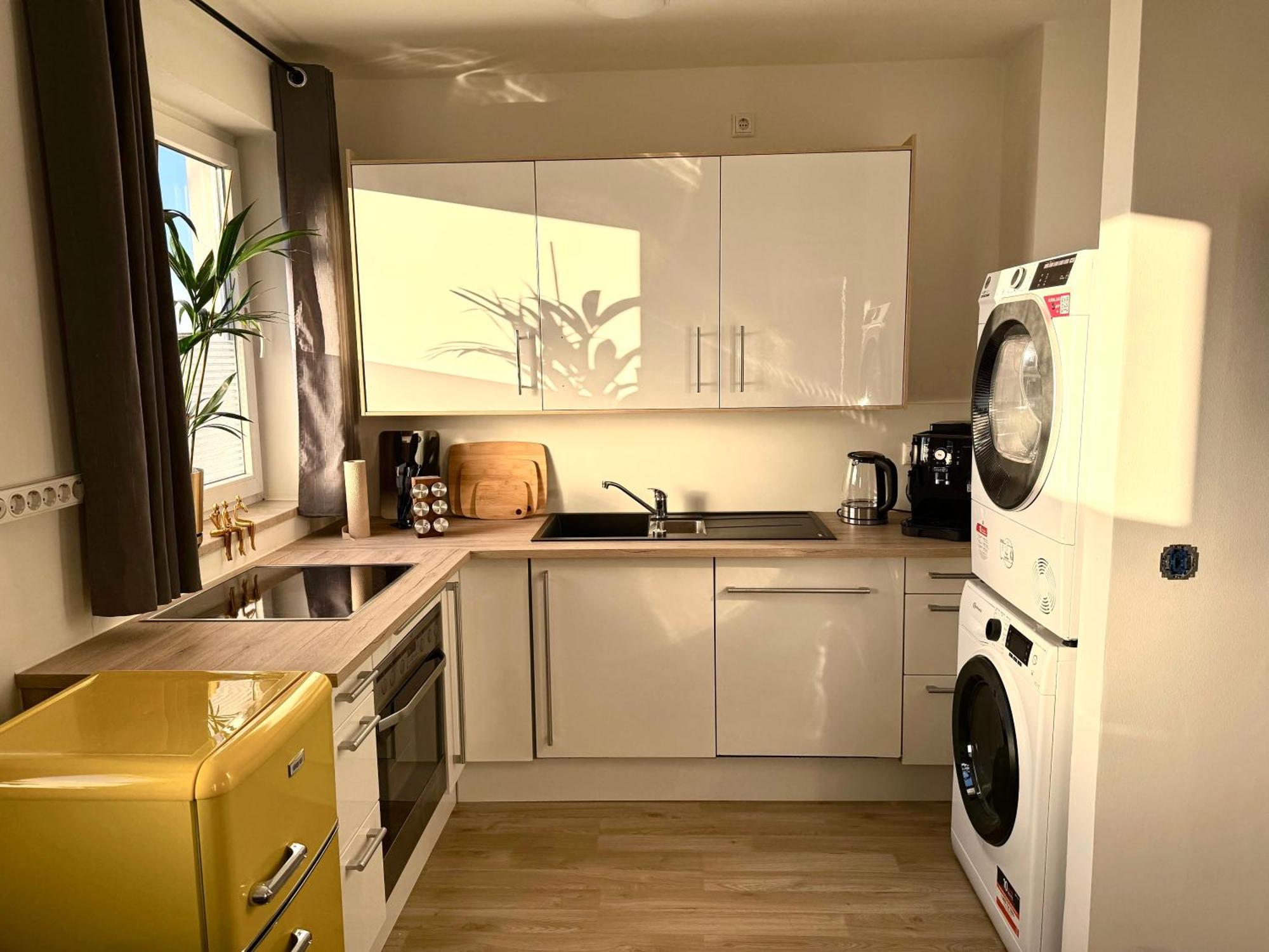 Yay - 65M2 Apartment Am Bahnhof - Smart Tv - Internet - Kaffee - Waschmaschine - Trockner Muehldorf am Inn ภายนอก รูปภาพ