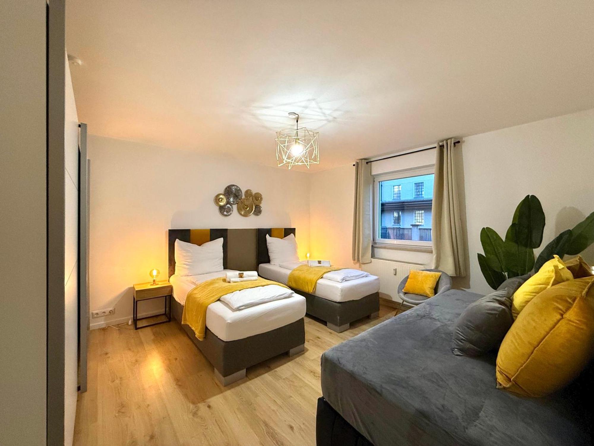 Yay - 65M2 Apartment Am Bahnhof - Smart Tv - Internet - Kaffee - Waschmaschine - Trockner Muehldorf am Inn ภายนอก รูปภาพ