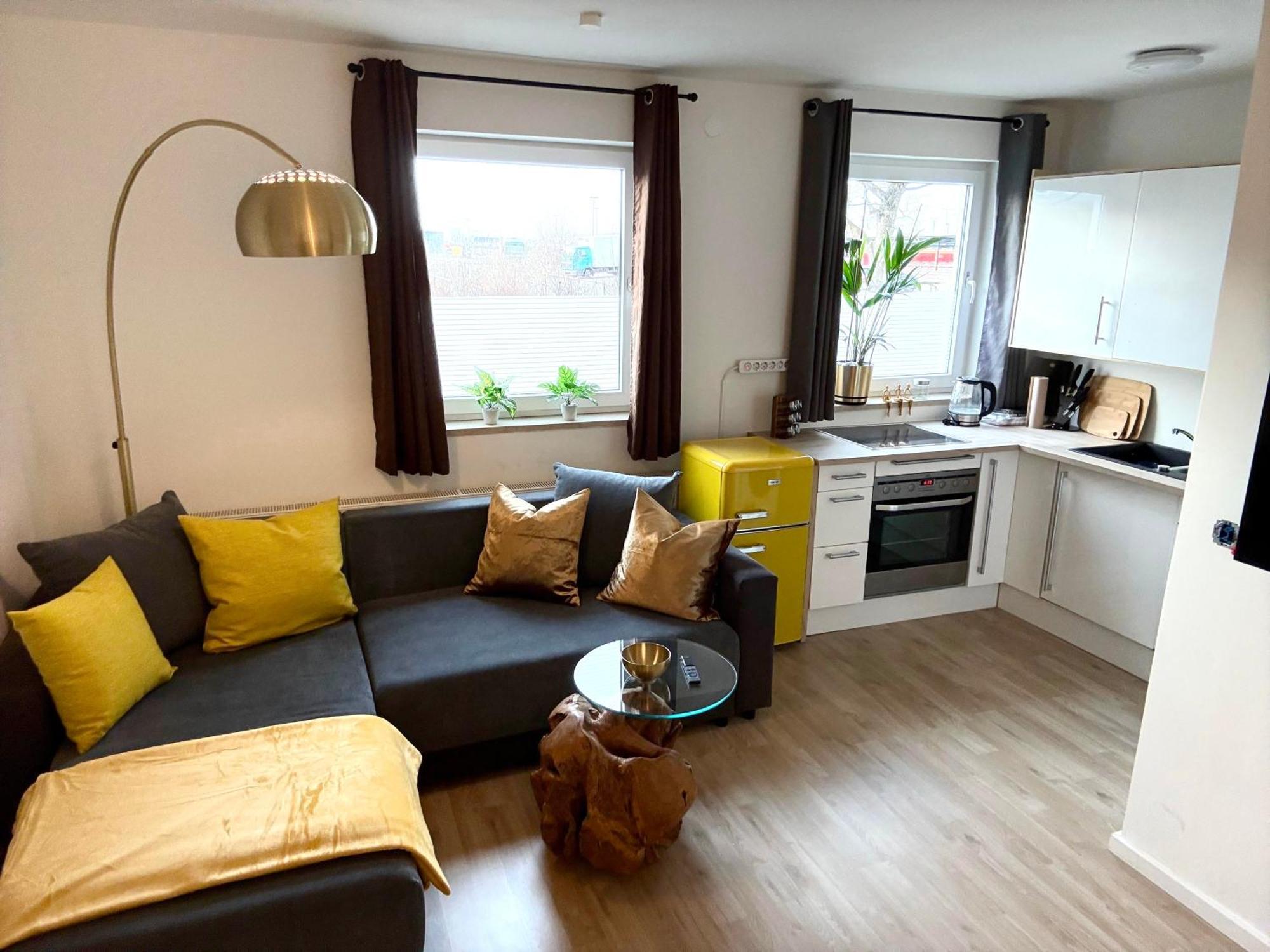 Yay - 65M2 Apartment Am Bahnhof - Smart Tv - Internet - Kaffee - Waschmaschine - Trockner Muehldorf am Inn ภายนอก รูปภาพ